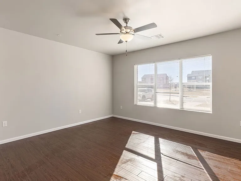 River West Apartments — Photo 52