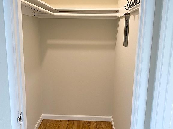 4th image of 245 Poplar Ave #4