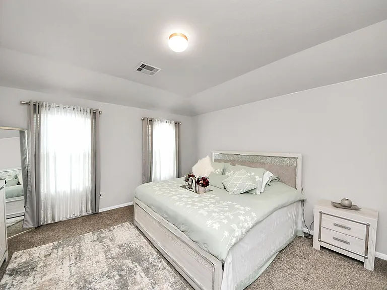 2918 Silverhorn Ln — Photo 30