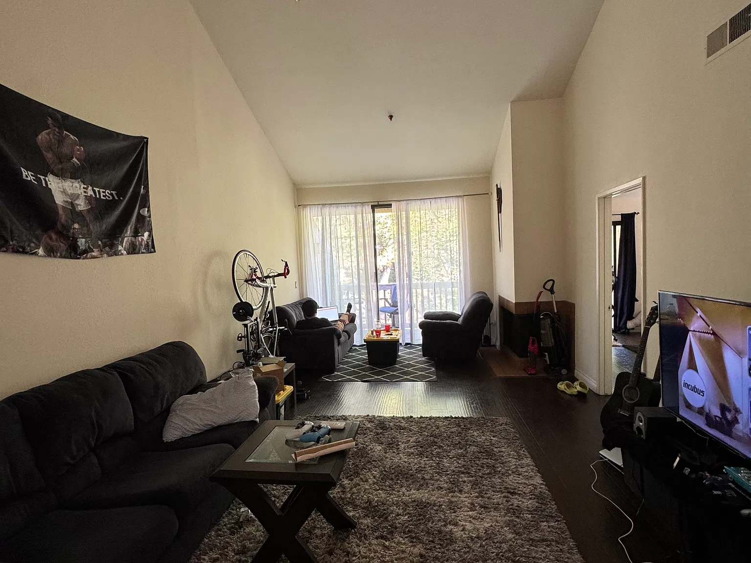 2 bed, 946 sqft, $1,375 — Photo 1