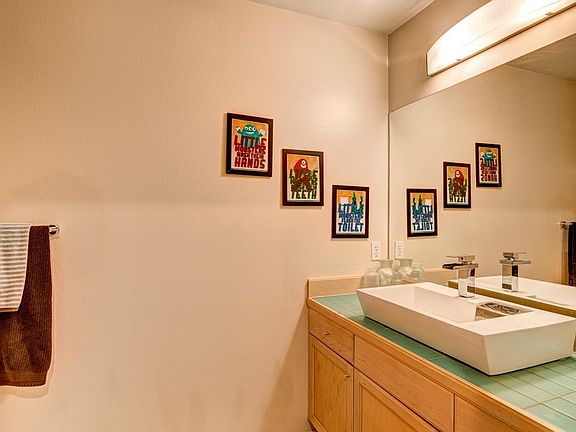 3rd image of 25235 SE Klahanie Blvd APT N101