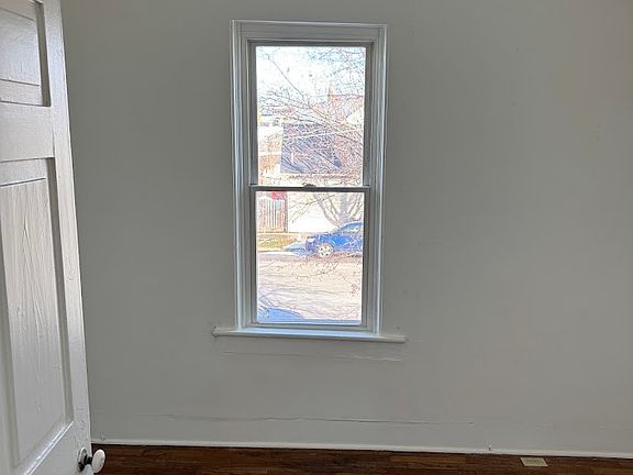 4th image of 69 S Oak St #C