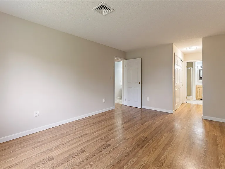 45 Loomis St #317 — Photo 10