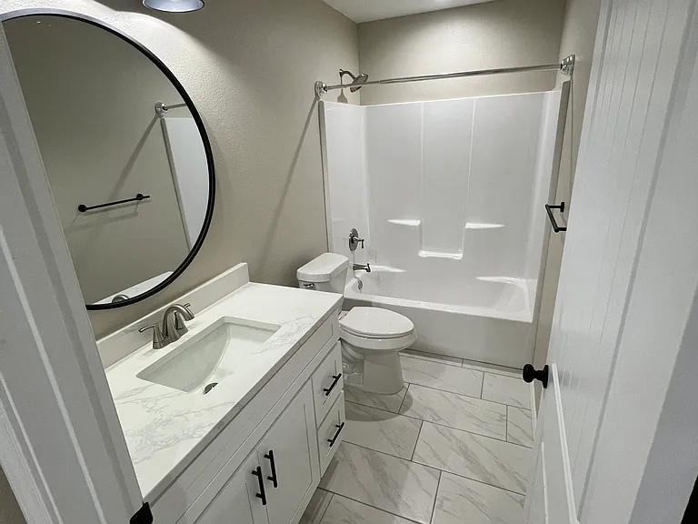 910 W Jaffa St — Photo 9