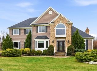 8 Spring Hunter Ct, Andover, NJ 07821