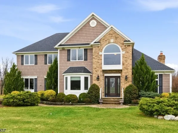 8 Spring Hunter Ct, Green Twp., NJ 07821