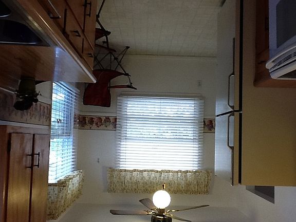 Kitchen + breakfast nook