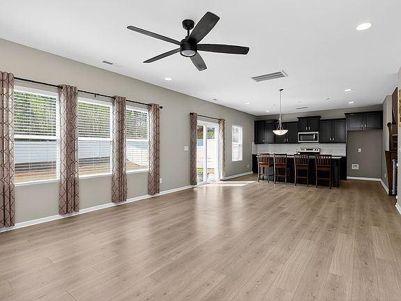 2nd image of 1127 Overland Dr