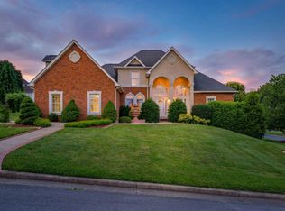 1 Honeysuckle Ct, Johnson City, TN 37615