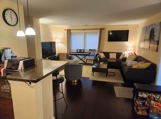 3178 Summit Square Dr APT A1, Oakton, VA