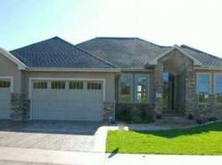 1614 Lakeview Dr, Pleasant Hill, IA 50327