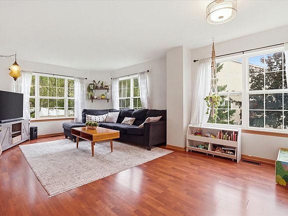 3rd image of 34391 N Barberry Ct