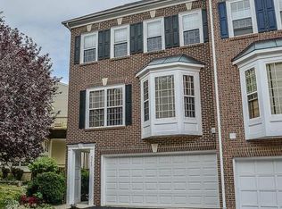 5745 Governors Pond Cir, Alexandria, VA 22310
