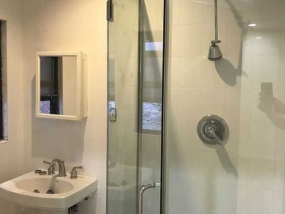 5th image of 687 8th Ave APT 3R