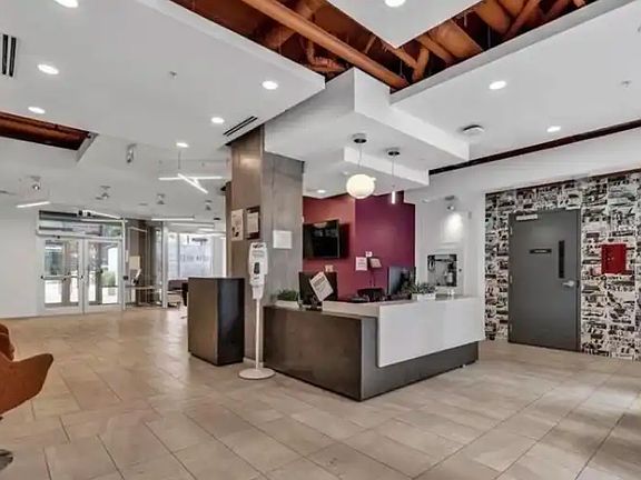 5th image of 105 Champagne Ave S #2208