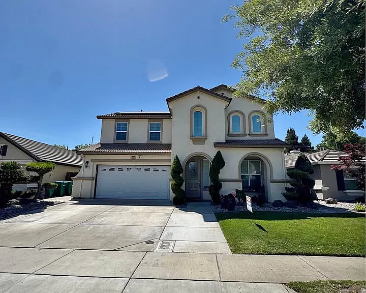 2323 Tegea Ln — Photo 4