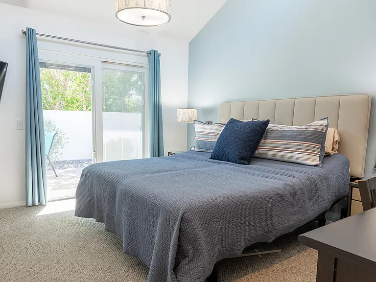 860 N Indian Canyon Dr #6 — Photo 24
