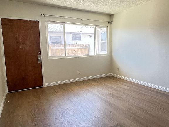 2nd image of 25326 Oak St APT 2