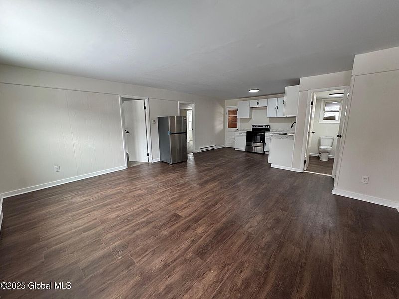 4th image of 14 Chatham Street