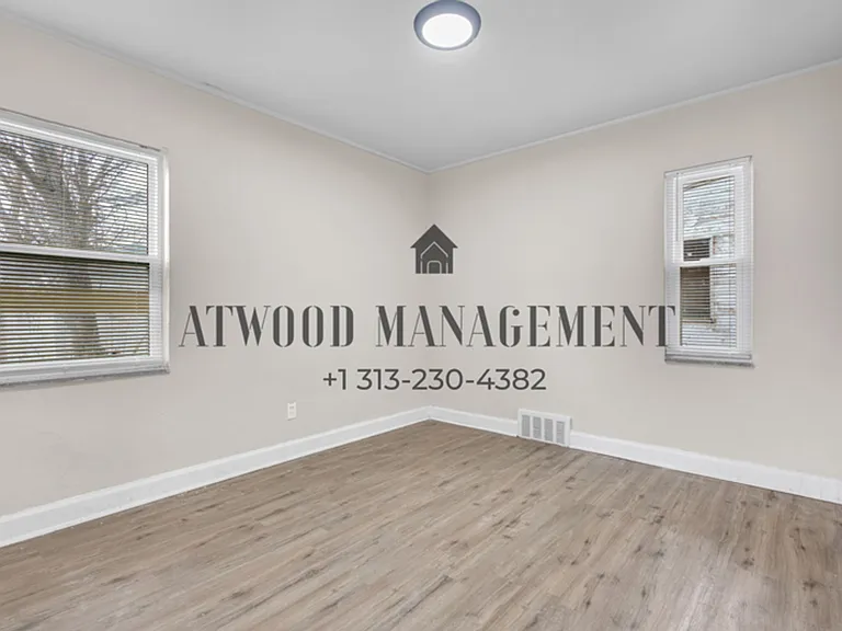 11397 Whitcomb St — Photo 5