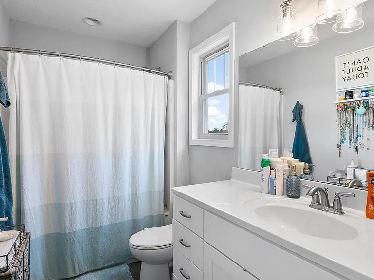 101 Clayton Dr — Photo 6