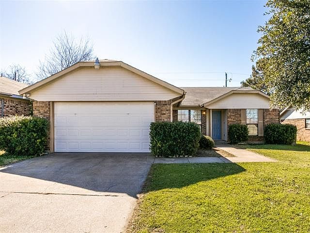 1st image of 2909 Amber Dr S