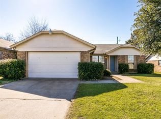 2909 Amber Dr S, Fort Worth, TX 76133