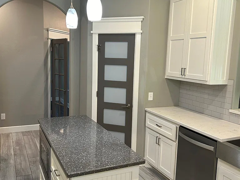 14640 Rochefort Ln — Photo 10