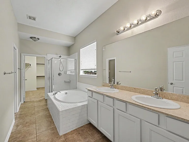 79 Chipwyck Way — Photo 10