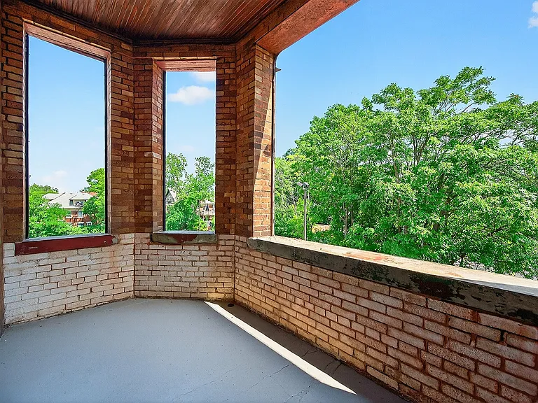 Clermont Condominiums — Photo 12