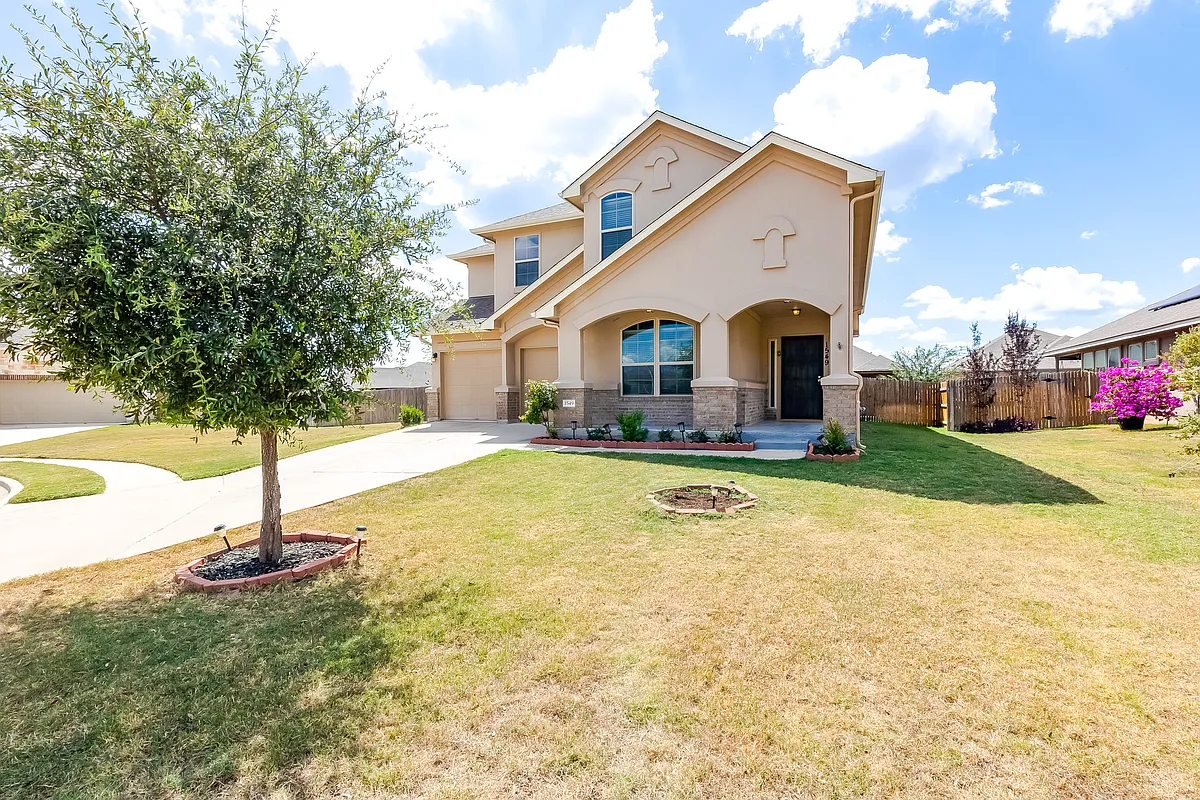 Building Photo - 1549 Hamiltons Way