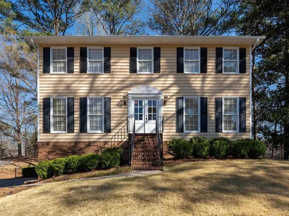 2554 Elizabeth Dr, Pelham, AL 35124