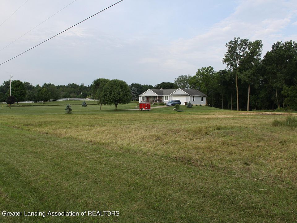 2nd image of 2060 S Eifert Rd