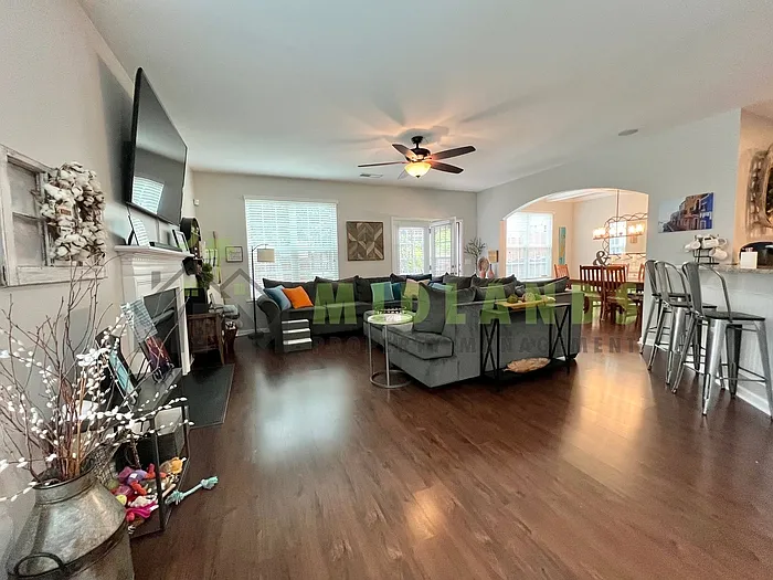 612 Calypso Ct — Photo 4