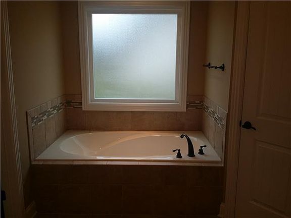 2nd image of 1001 Renee Dr