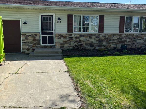 102 Westgate Dr #104, Iron Ridge, WI 53035