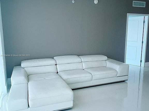 4th image of 400 Sunny Isles Blvd #1903