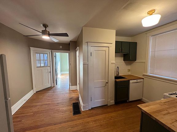 2nd image of 2124 Cleveland Pl #2124