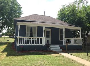 915 Prospect St, Ellsworth, KS 67439