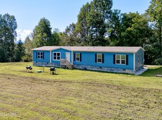 246 Nydeck Rd, Robbins, TN 37852