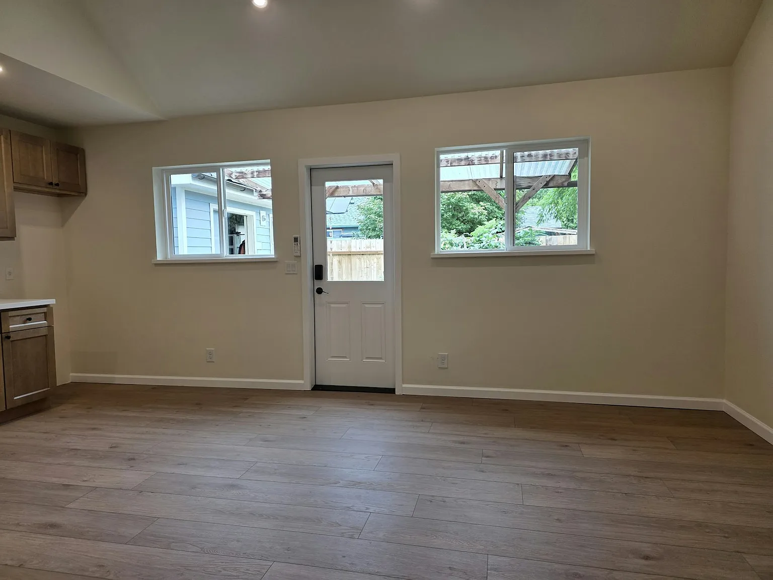 3924 Southeast Grant Court, Unit C — Photo 4