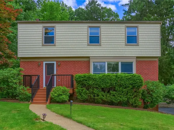 5389 Peach Dr, Gibsonia, PA 15044
