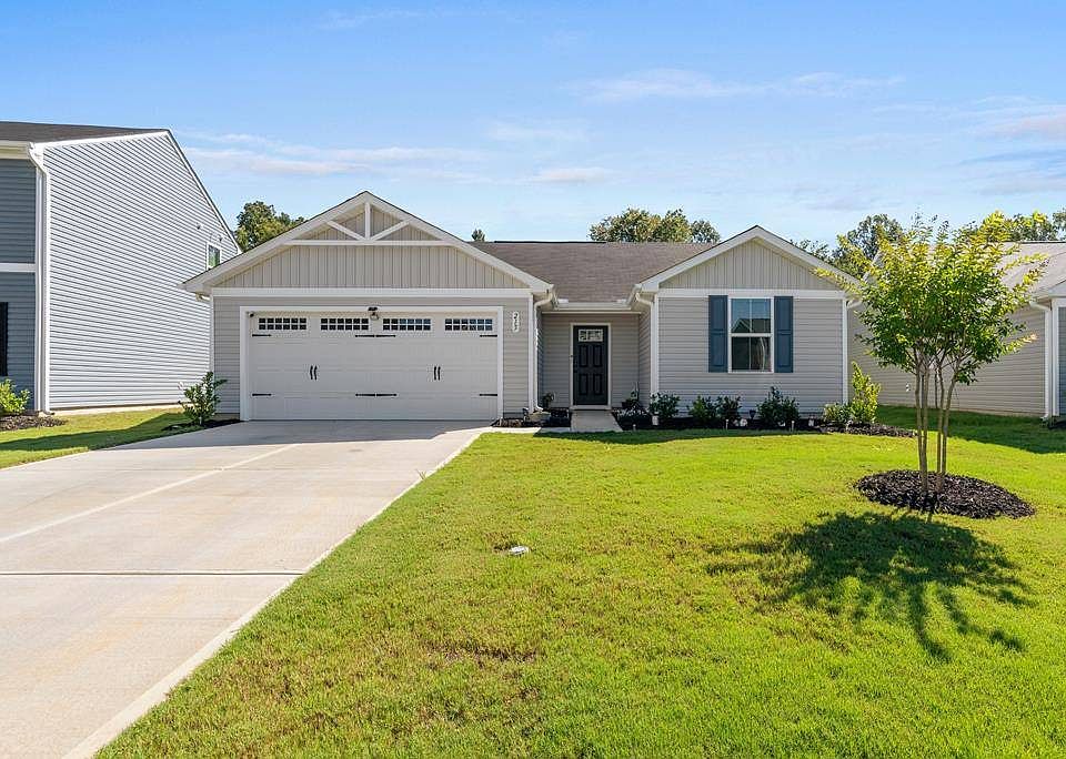1st image of 215 Highland Station Dr