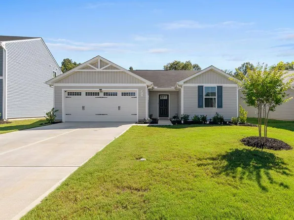 215 Highland Station Dr, Clinton, SC 29325