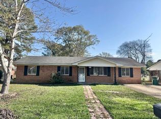 427 Winterset Dr, Columbus, MS 39702