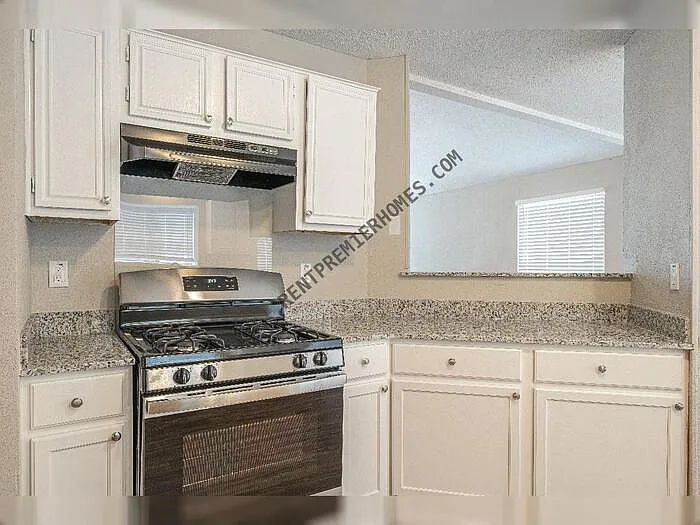 5223 Fawn Lake Dr — Photo 10
