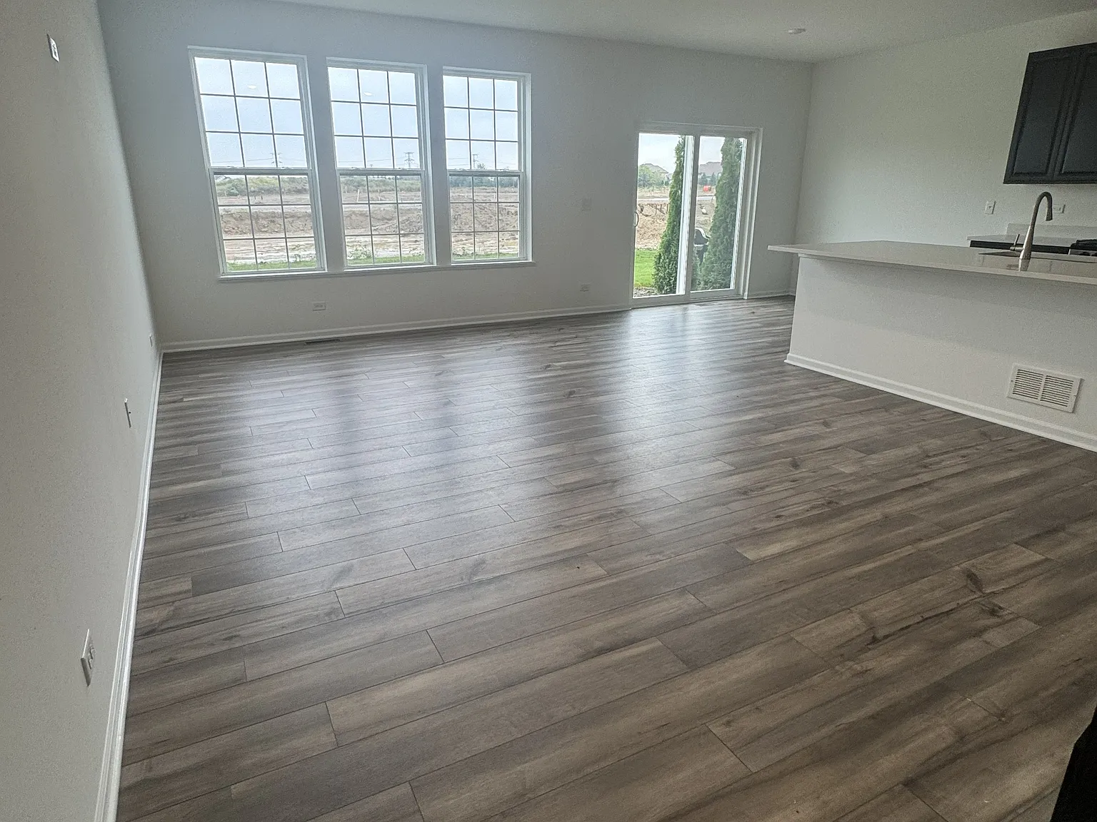 3 bed, 2.5 bath, 1767 sqft, $3,200 — Photo 4