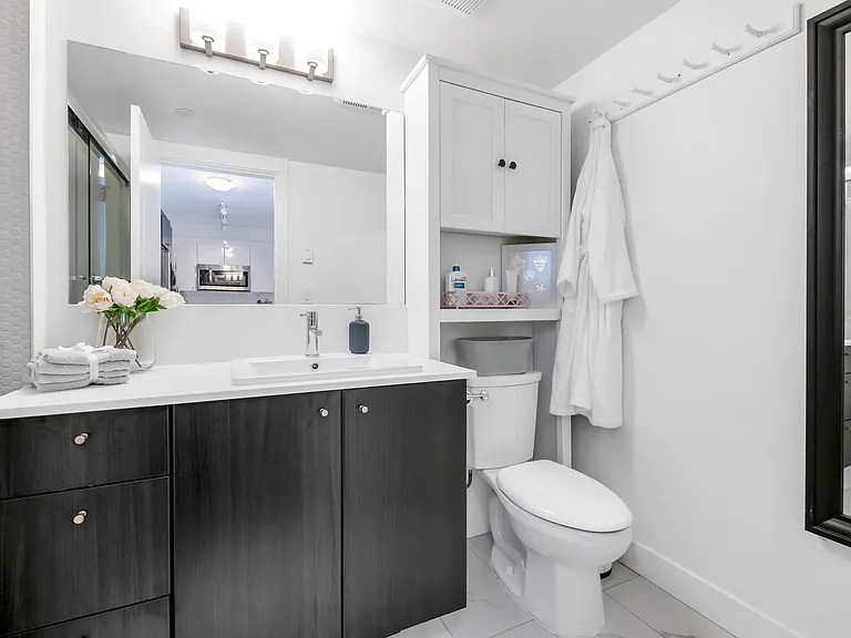 2525 Clarke St #502 — Photo 17