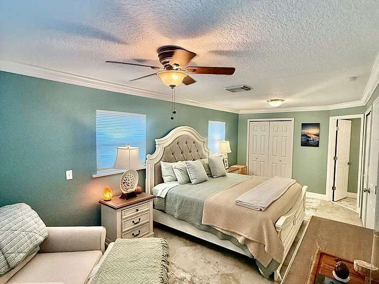 4181 Saxon Dr — Photo 20