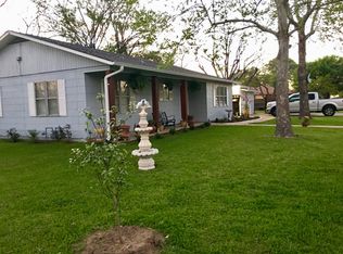 292 S College St, La Grange, TX 78945